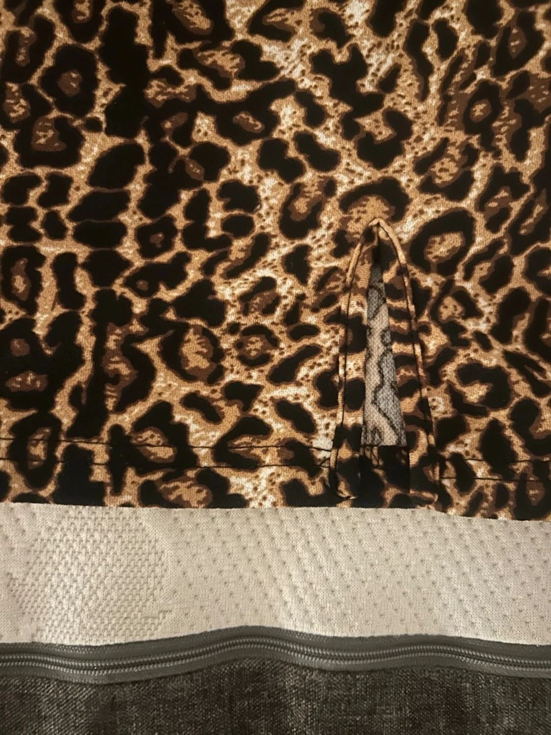 Leopardmönstrad axelbandslös klänning - 1