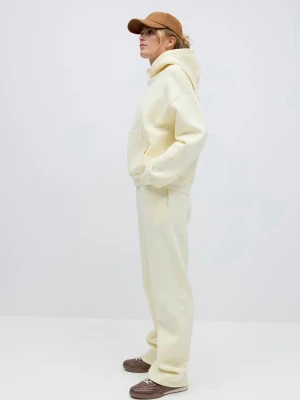 Mjukis set - Säljer både byxor och hoodie för att d e inte e min färg❤️ jättebra skick, fin till sommaren❤️ pris kan diskuteras