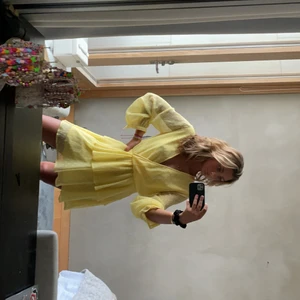 Gul Klänning  - Gul härlig klänning storlek 36 