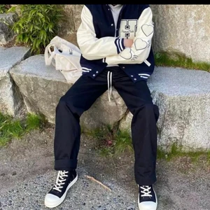 Human made - Helt ny baseball jacka, lite dåligt ljus på andra bilderna! storleken är M.  FÖRST TILL KVARN 800 