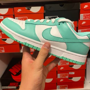 Nike dunk low ”green glow” - DS / Brand new. 38