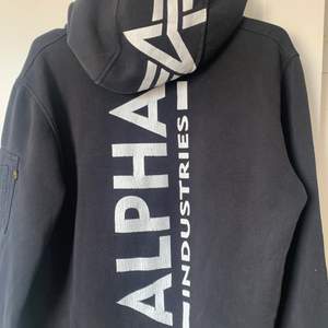 Alpha hoodie storlek M 