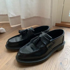 Dr. Martens  - Ursnygga dr martens som är väldigt varsamt använda. Köp direkt för 700kr, antingen möts vi upp på Skånes västkust, eller splittar vi fraktpriset!💞