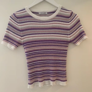 Design by si tröja  - Supersöt, glittrig tröja från design by si. Kommer tyvärr inte till användning längre.