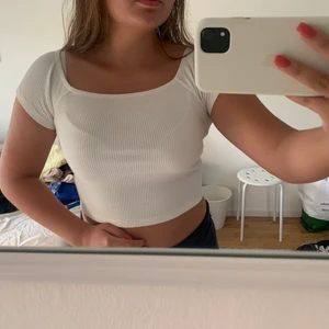Topp - Jättefin topp från nakd. Köptes förra sommarn och har inte kommit till användning! Storlek s❤️
