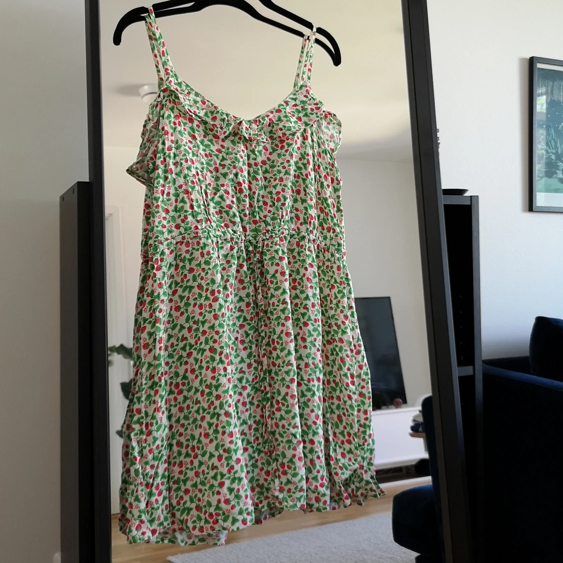 Blommig klänning från H&M i storlek 40 - 91