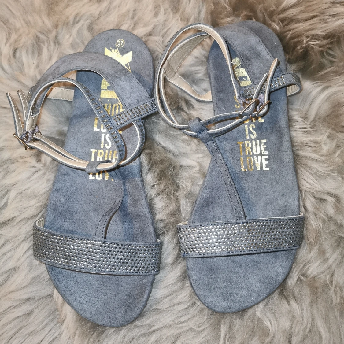 Xti sandaler, gråa med fake diamanter på