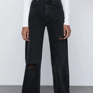 Zara jeans - Sjukt snygga jeans, knappt använda då de blivigt för små.