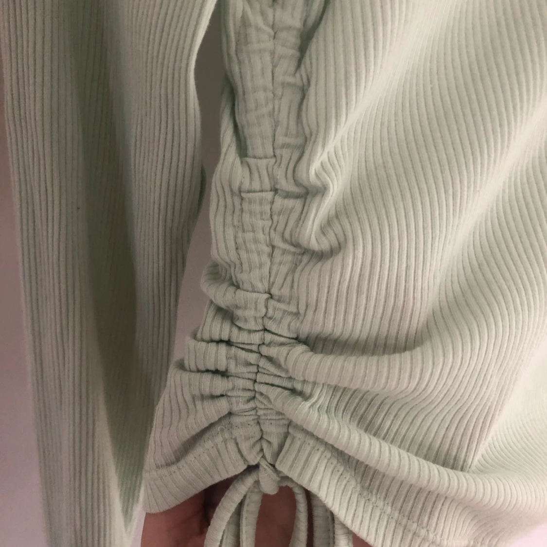 Ljusgrön topp med justerande band - 91