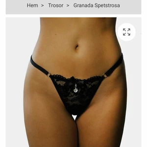 Trosor - Båda är helt oandvända och endast testade med trosor under, ingen storlek på dom då dem har sjusterbara band på sidorna  100 kr för båda