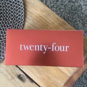 Satisfyer PRO 2+ oöppnad - Säljer denna satisfyer från min julkalender då jag redan har en likadan. Den är oöppnad och ligger i plast från tillverkaren!