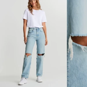 90’s highwaist jeans Gina Tricot stl. 38 - As najs jeans från Gina Tricot i stl 38. Super sköna och i väldigt bra skick🤌🏼                                                                         Perfekt i längden på mig som är 170cm lång 💗