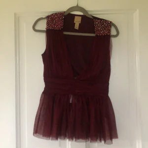 Linne med pärlor - Snyggt linne från Nelly. Storlek L