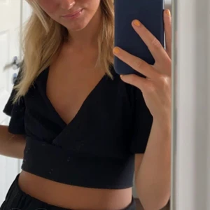 Topp - Topp från monki, använt en gång💕💕😊 origina pris 200kr