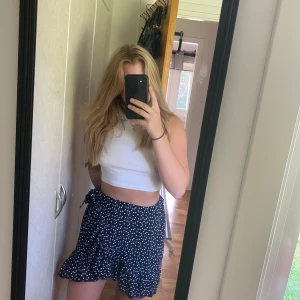 Kjol - Kjol använd fåtal gånger 