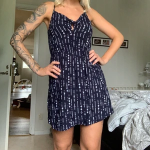 Klänning  - Klänning från H&M 