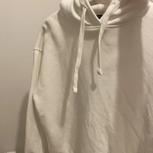 Zara vit hoodie  - I storlek S