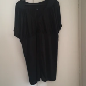 Tunika/klänning  - Fin Tunika/klänning i sidentyg.