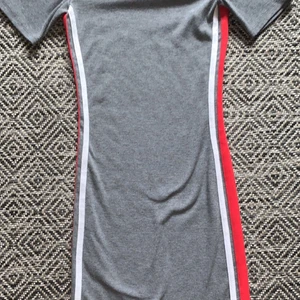 Klänning - En klänning som använts rätt många gånger från H&M med storlek 32/XS 