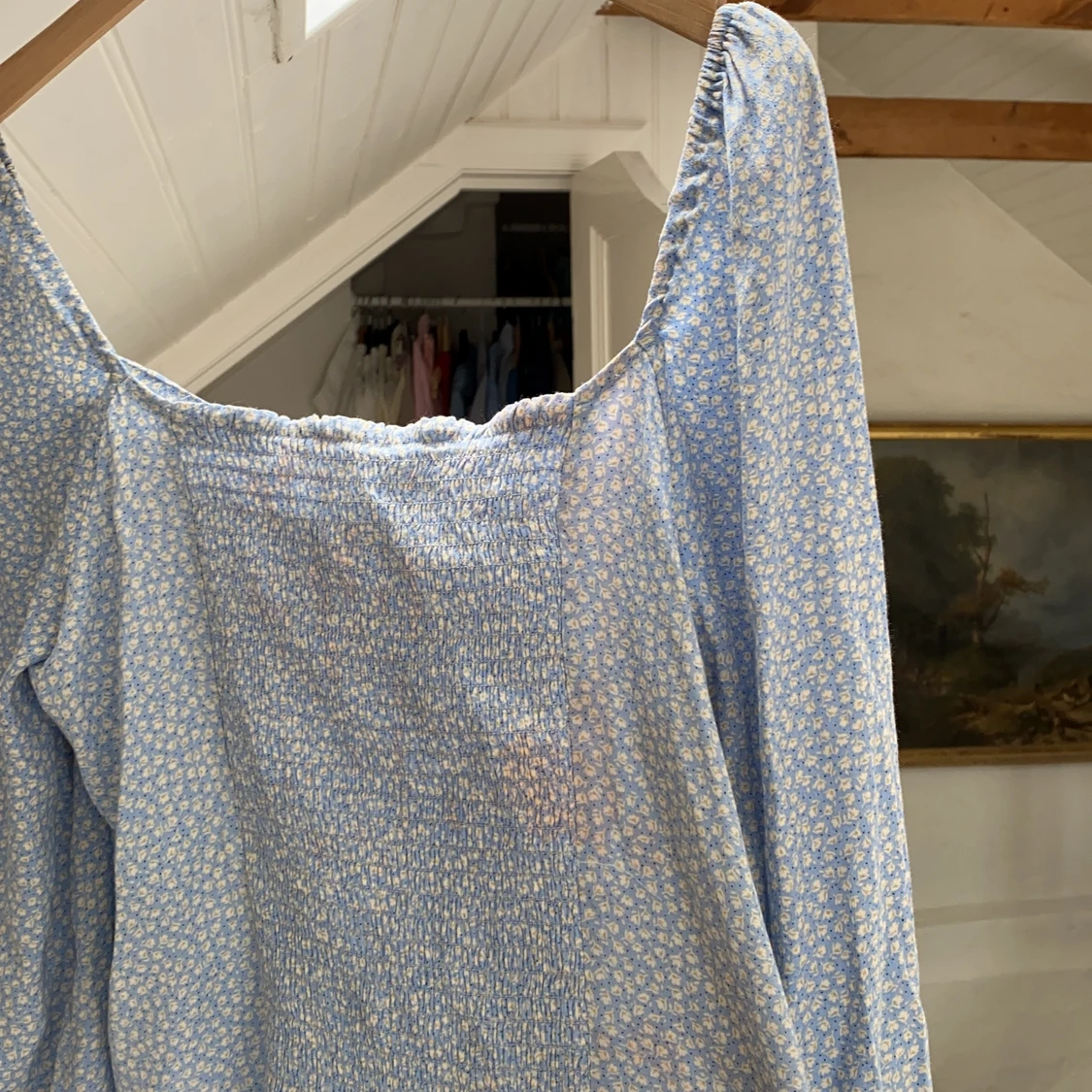 HM blåblommig blus  - 91