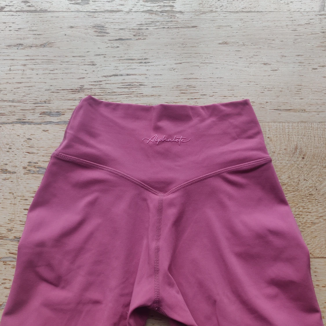 Alphalete surface laser cut - 90