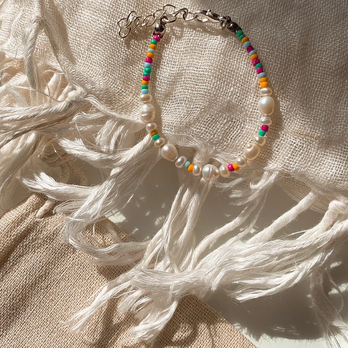 Armband med sötvatenspärlor La Vida