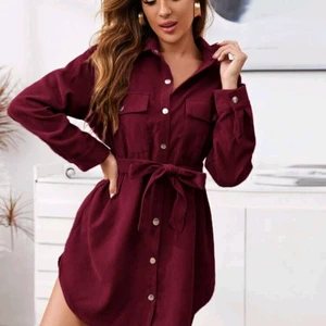 Size S - It's really beautiful no ons used until absolutely with the belt the color is cute and I repeat no one used ever 