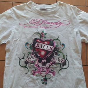 Ed Hardy i nyskick!🤍 - Uppskattar storleken till en M-L. I nyskick!