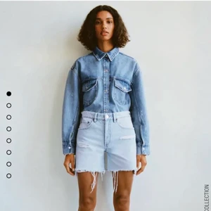 Zara shorts - Säljer för de tyvärr va lite tajta på mig som normalt sätt köper 38, hade helst velat att de satt lite lösare på mig💕💕 endast testade men har tyvärr inte lapparna kvar