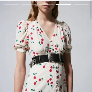 The Kooples Paris str 1  - Söt klänning från The Kooples str 1 ord pris 3800 kr