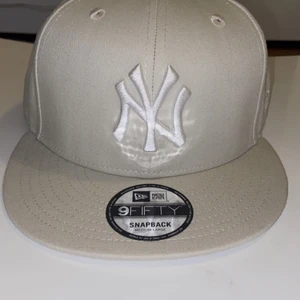 New era cap -  Beige New era cap storlek 9 
