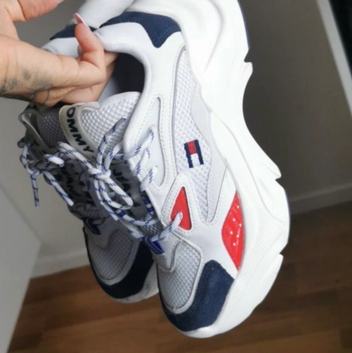 Tommy hilfiger sneakers - 90