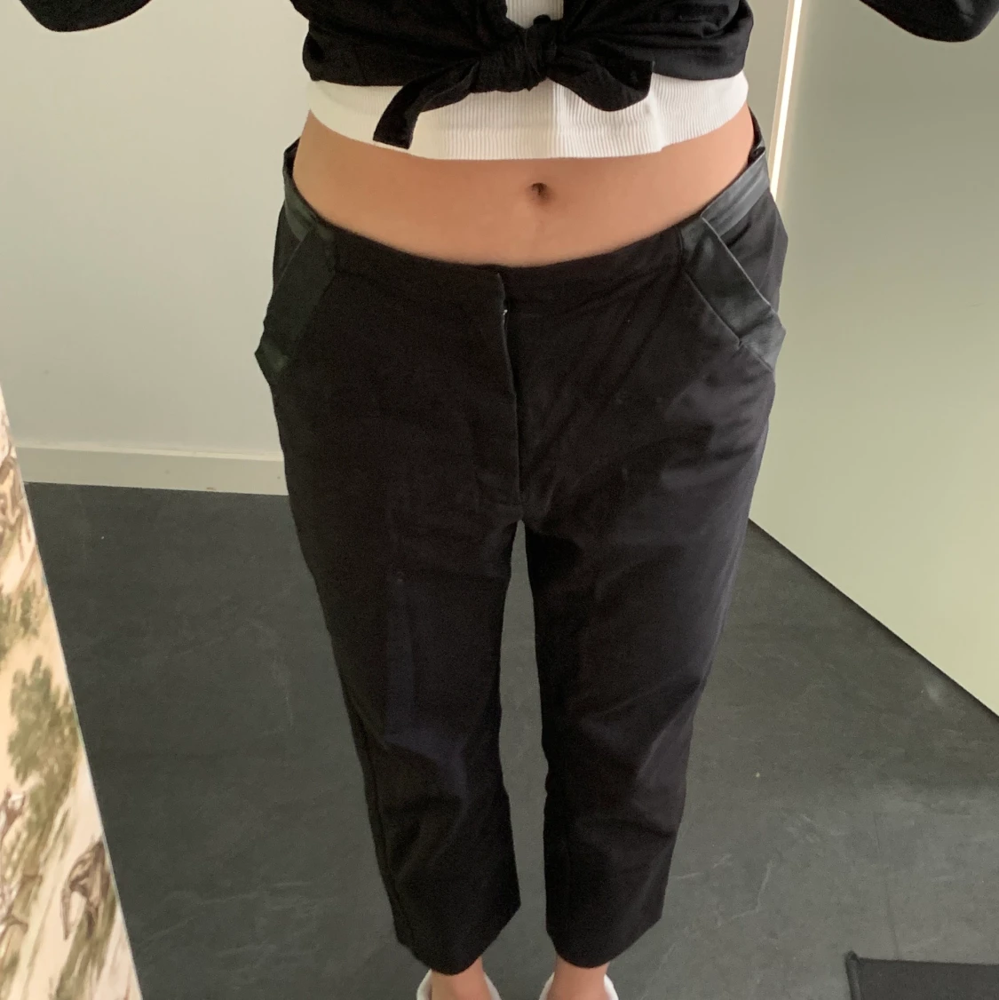 Svarta coola byxor  - 91