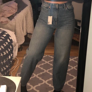 Jeans - Jättefina jeans som jag tyvärr köpte i fel storlek. Använda endast några gånger.❗️frakt tillkommer❗️