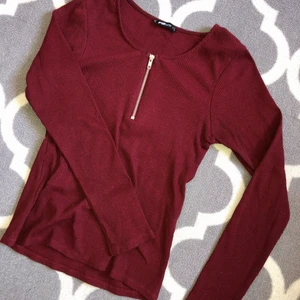 Tröja  - Fin tröja som jag säljer pga att den inte används längre. Endast använd ett fåtal gånger. ❗️frakt tillkommer❗️