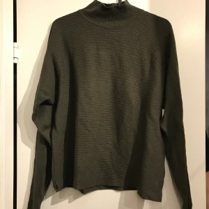 Khaki turtleneck size S  - Perfect condition, 60 kr + shipping 💓