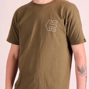 Etnies T-Shirt - Grön Etnies T-shirt i fint skick!