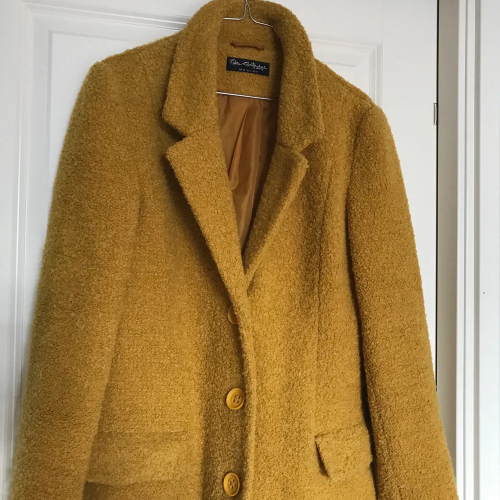 Jättefin gul vintage jacka med stora fickor!. Jackor.