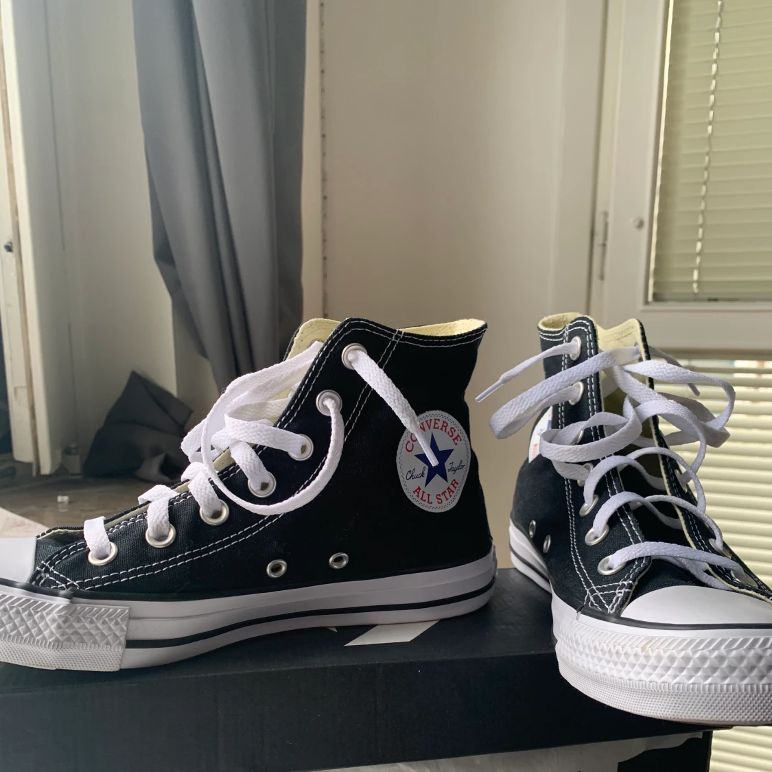 Helt nya svarta converse strl 38 - 91