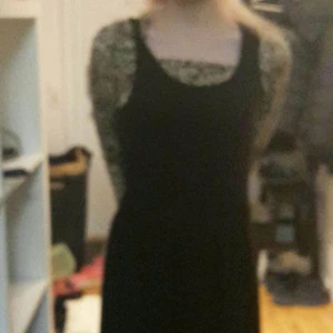 Only  - Svart klänning 