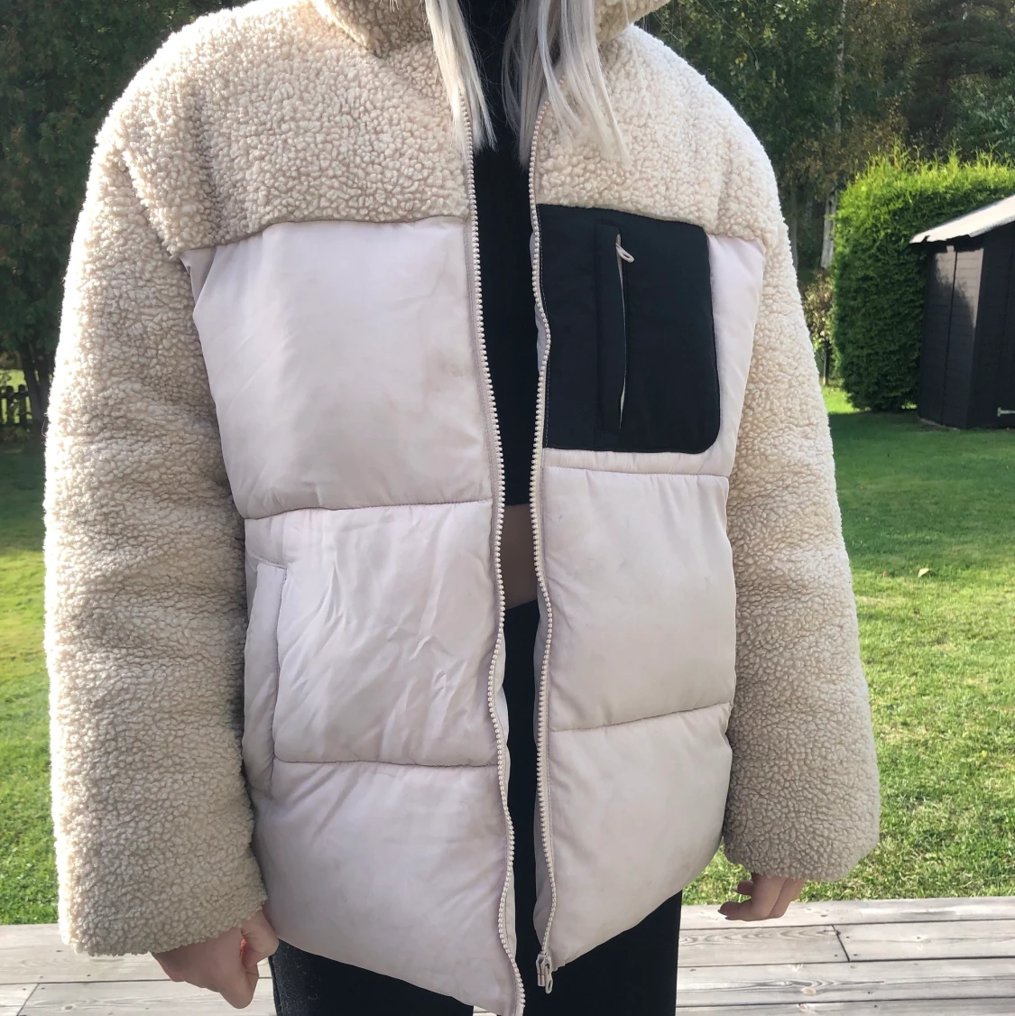  Naturvit pufferjacka i fleece