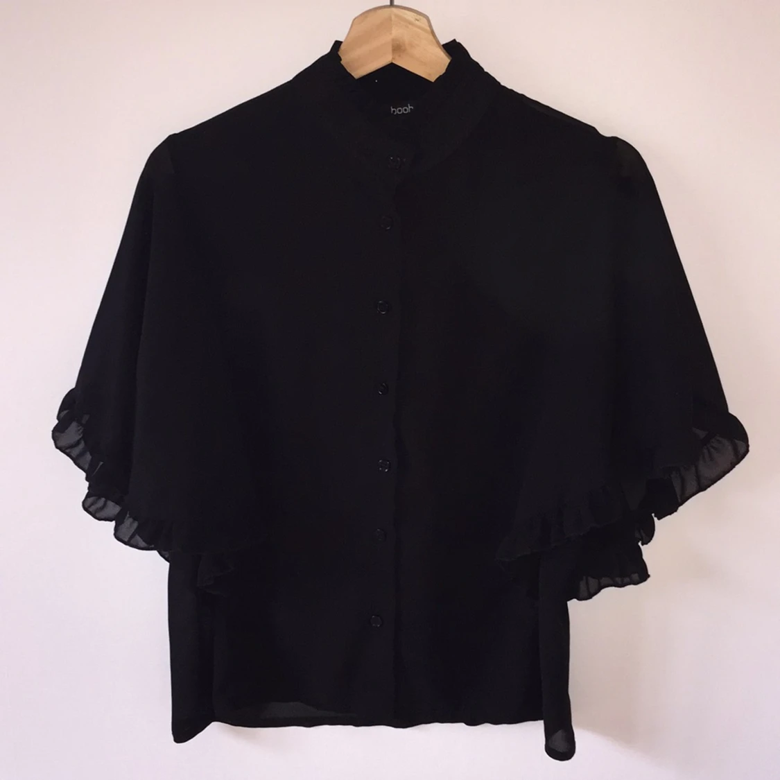 Blus med volang - 90