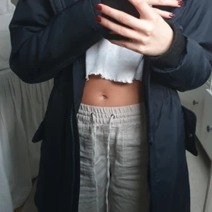 Vinterjacka - Mörkblå vinterjacka från Only!