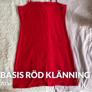 Röd Basic Klänning - Hör av er för fler bilder☺️