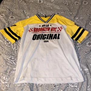 Oversized t-shirt - Oversized t-shirt, nät material men inte för see trough. 