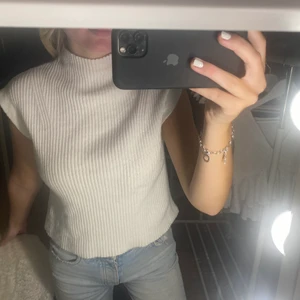 Nakd tröja! - Skit snygg tröja ifrån Nakd som är lite polo, kommer ej till användning mer! Jätte skönt material 💕💕