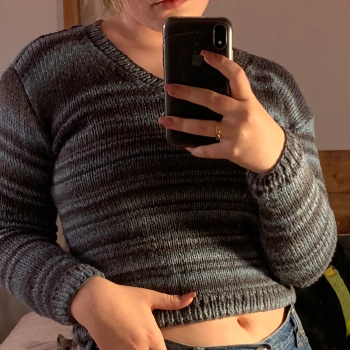 Blå/grå randig stickad tröja 