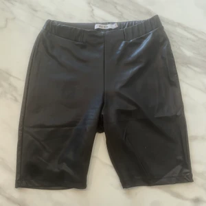 Cykelbyxor läder - Från nakd. Sparsamt använda