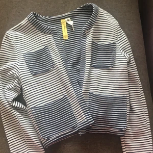 Blå/vit randig kofta weekday X Peter Jensen - Är väldigt lite använd 