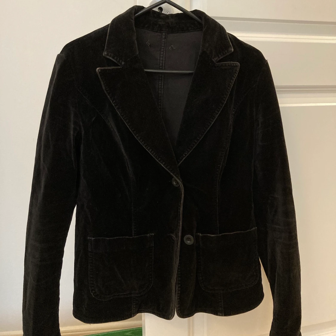 Svart kavaj i velour S/XS 150kr